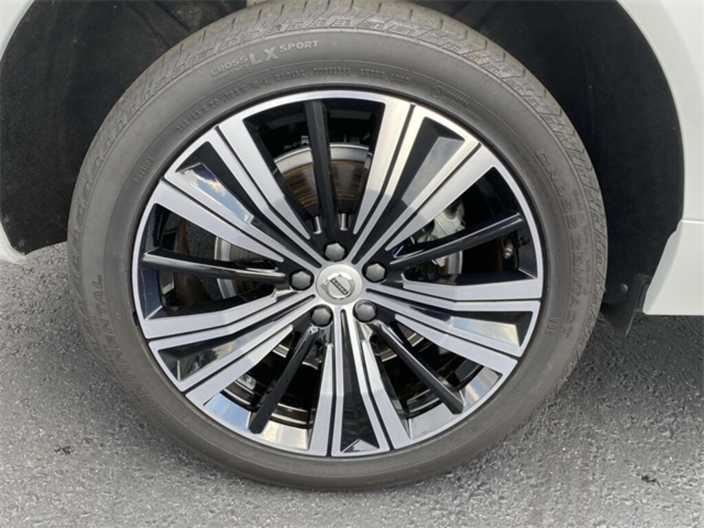 Used 2022 Volvo XC60 Recharge Plug-In Hybrid T8 Inscription SUV