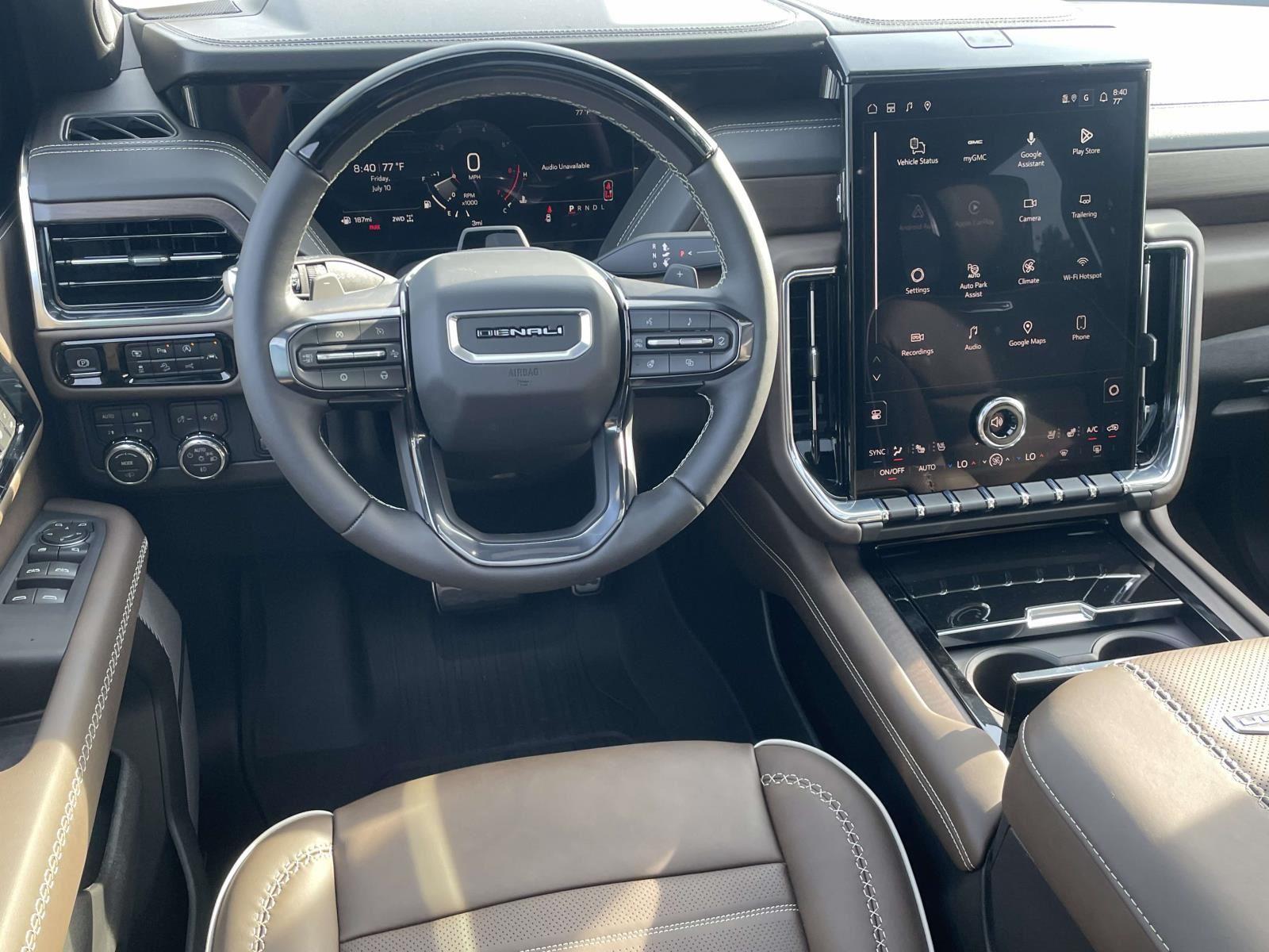 2026 GMC Yukon Denali Ultimate - Photo 11