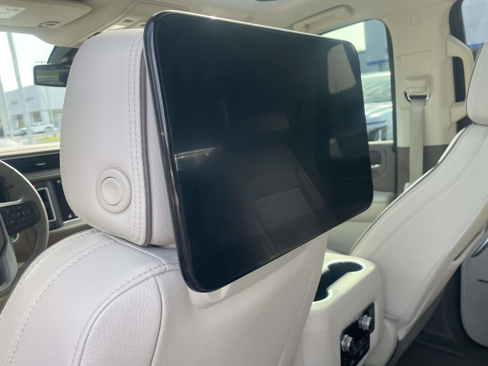 2021 GMC Yukon Denali - Photo 16