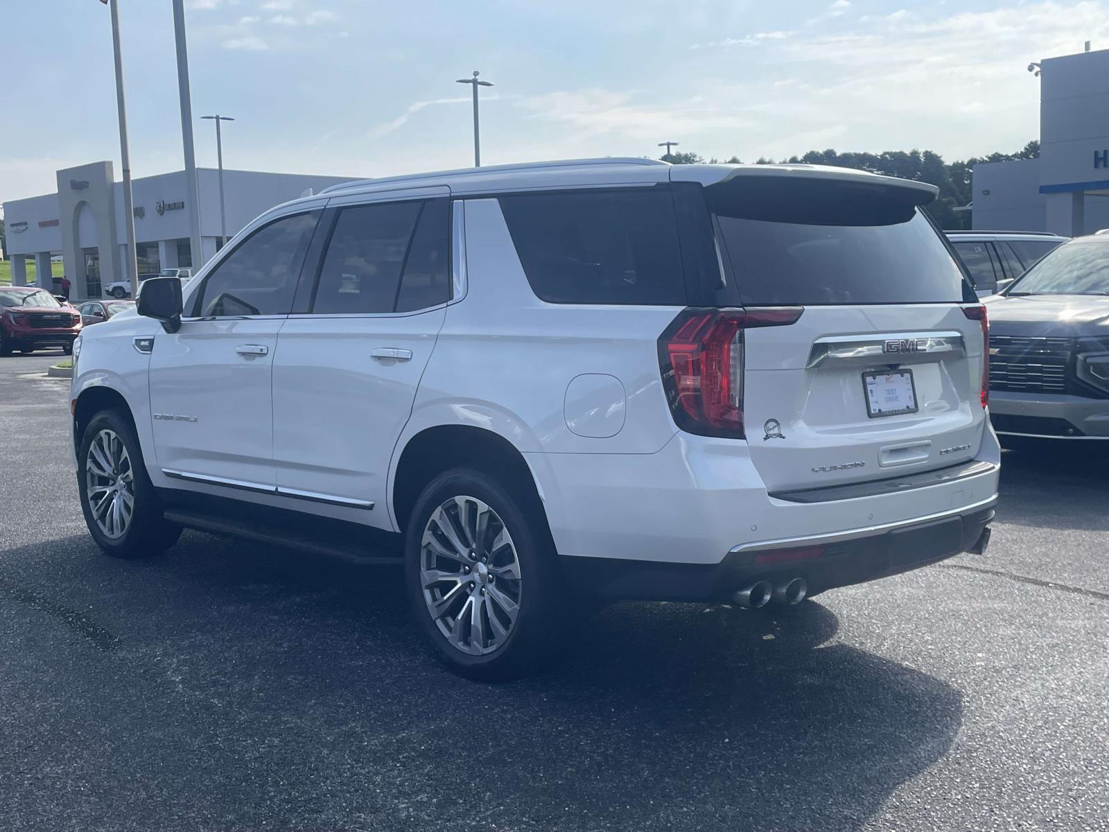 2021 GMC Yukon Denali - Photo 10