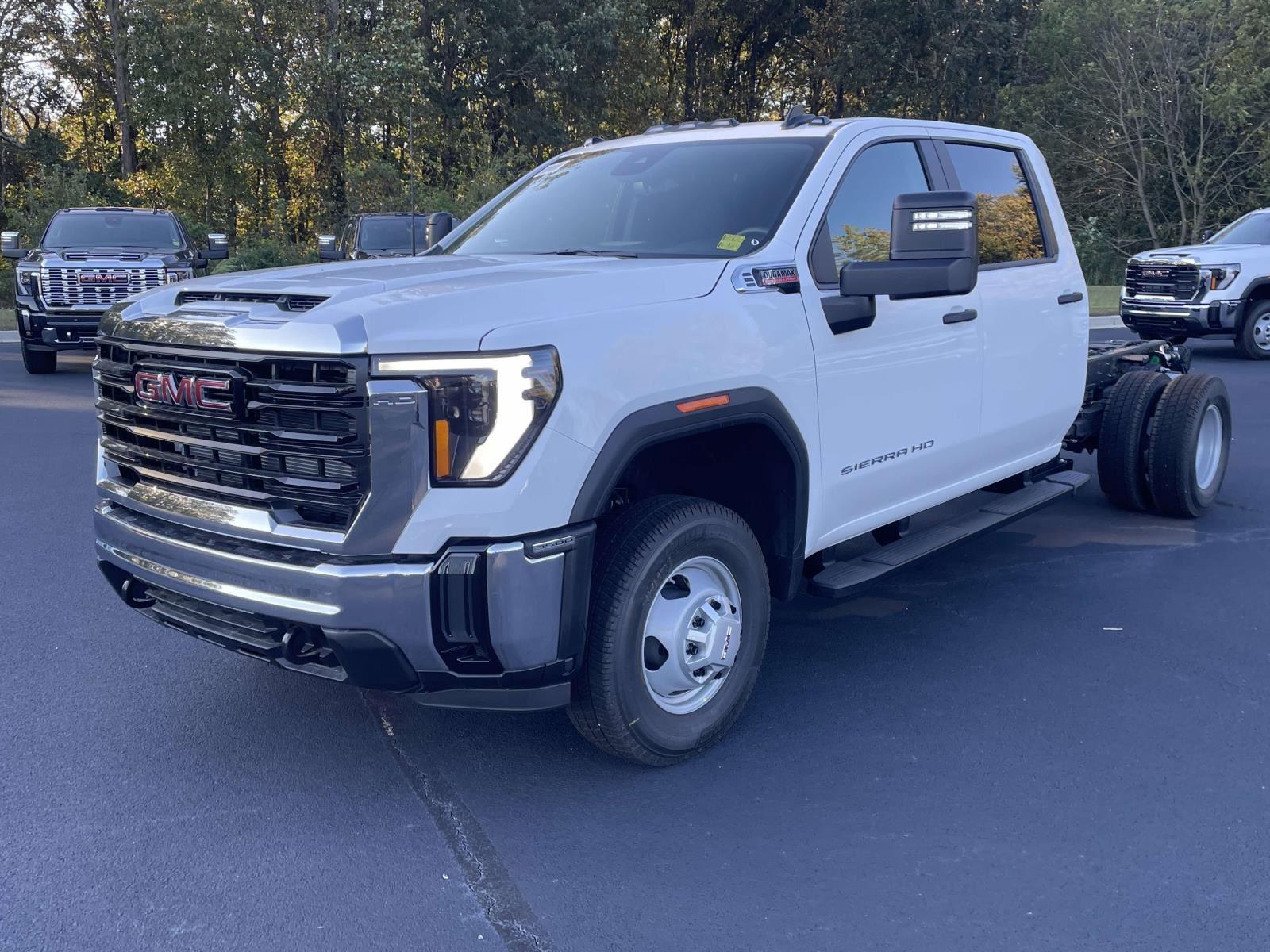 2026 GMC Sierra 3500 Chassis Cab SLE - Photo 10
