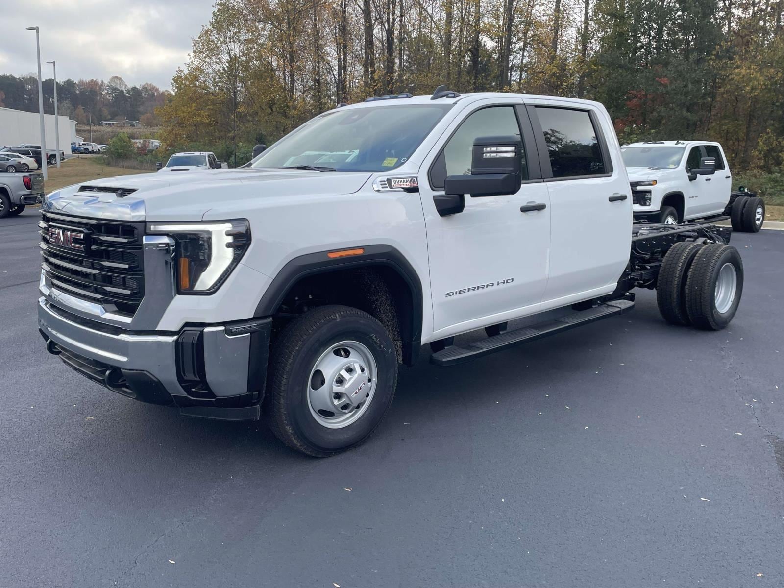 2026 GMC Sierra 3500HD Pro - Photo 10