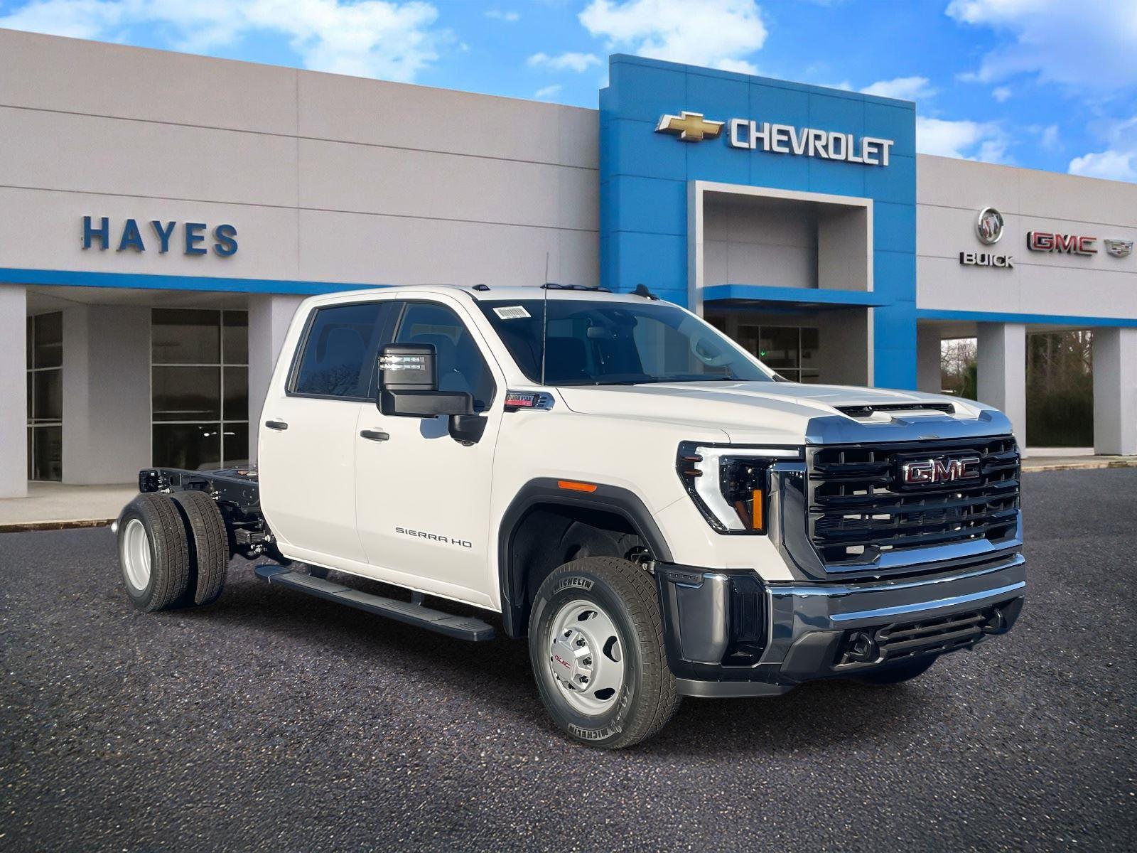 2026 GMC Sierra 4WD Crew Cab Chassis Pro's photo
