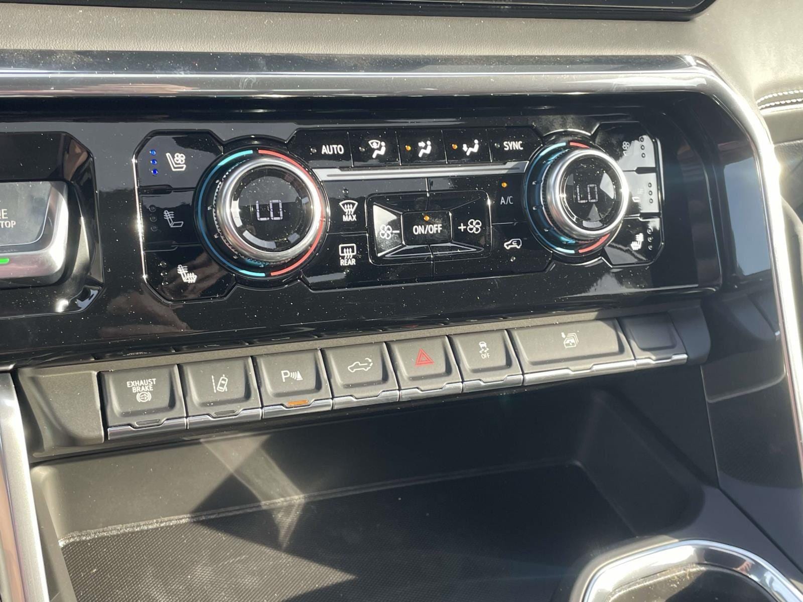 2026 GMC Sierra 3500HD Denali Ultimate - Photo 10