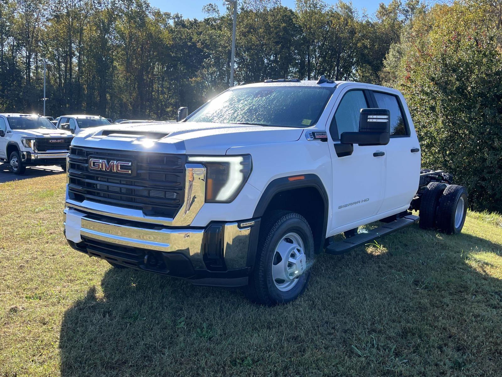 2026 GMC Sierra 3500 Chassis Cab Pro - Photo 10