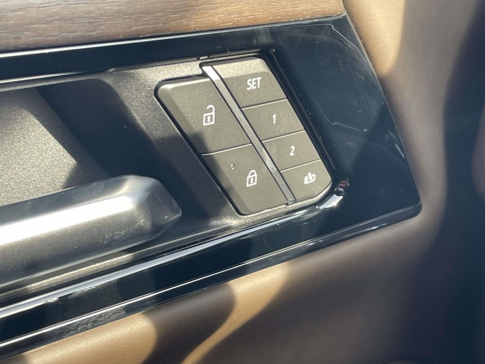 2026 GMC Yukon Denali Ultimate - Photo 9