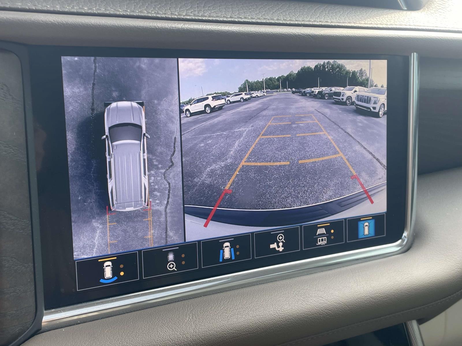 2021 GMC Yukon Denali - Photo 24