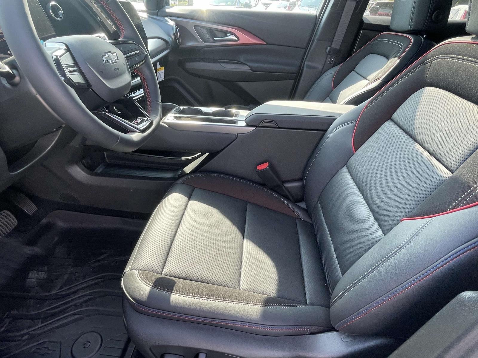 2025 Chevrolet Equinox EV RS - Photo 7