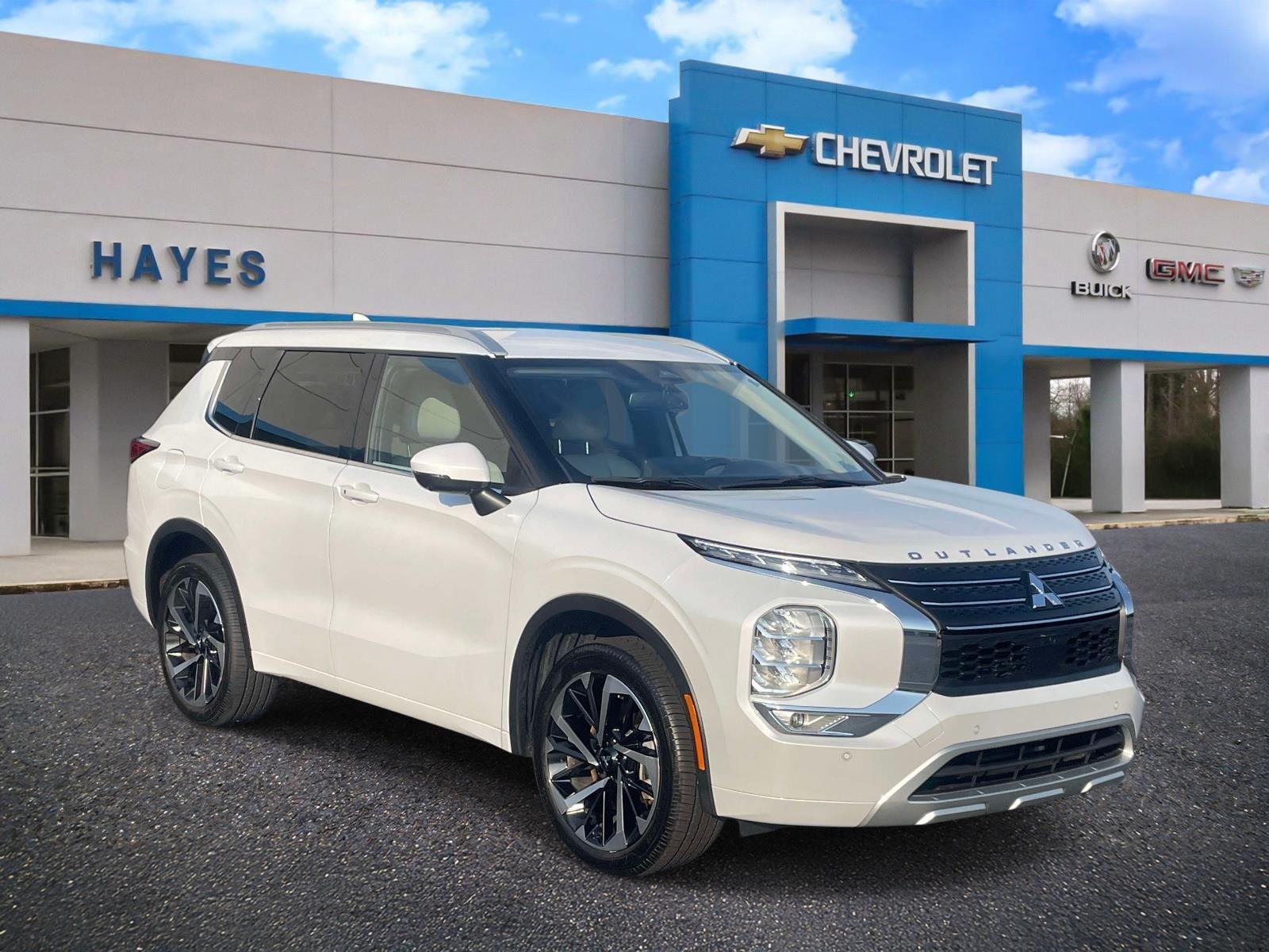 2024 Mitsubishi Outlander SEL 2WD's photo