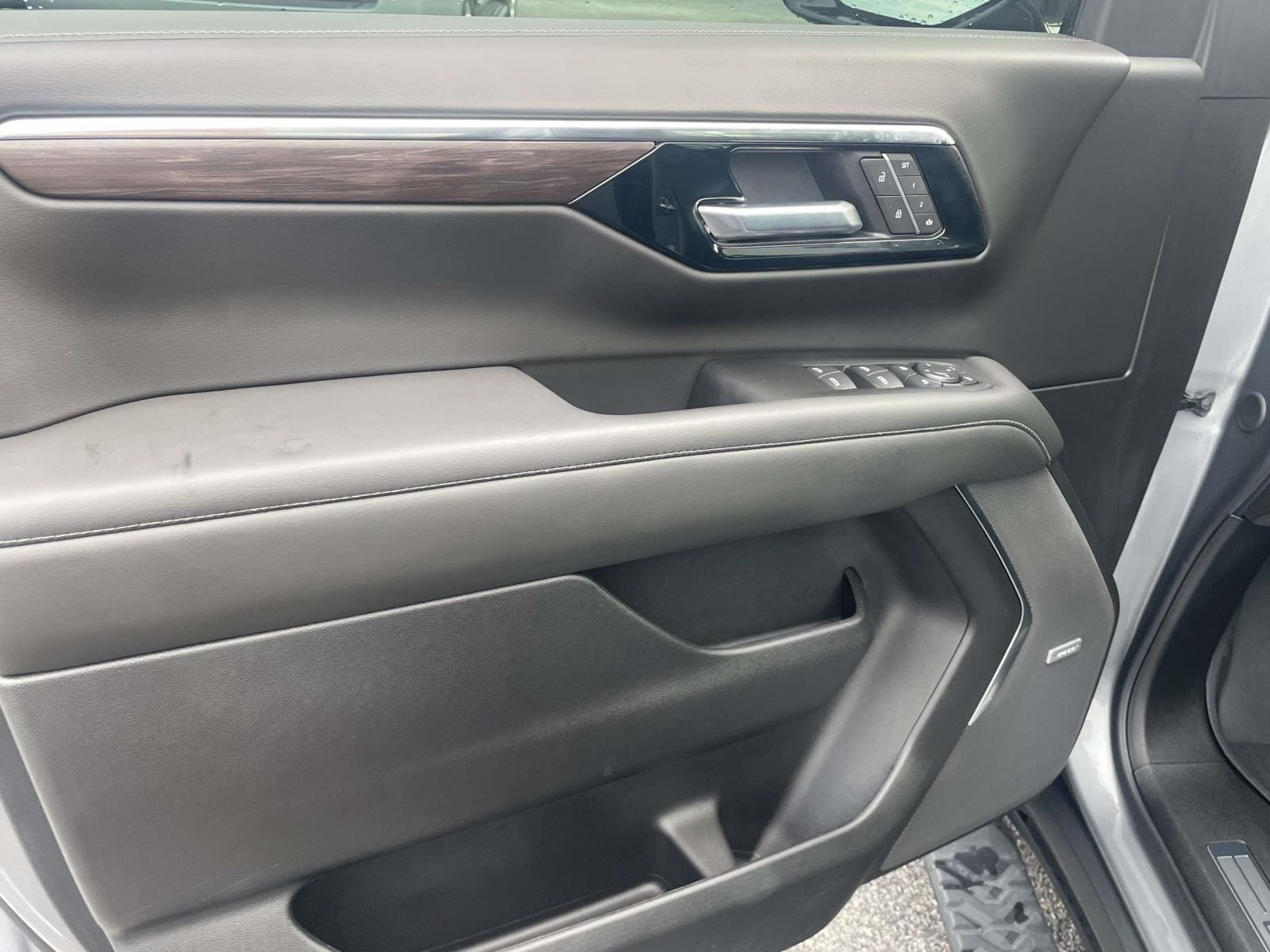 2026 Chevrolet Tahoe Z71 - Photo 16