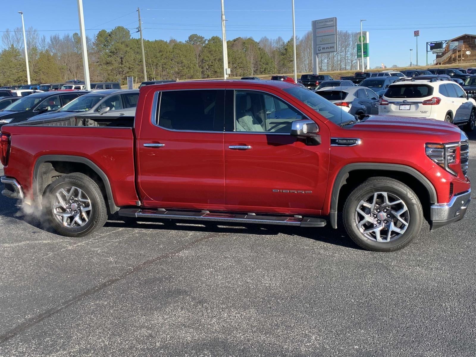Used 2022 GMC Sierra 1500 SLT with VIN 3GTPHDED5NG578088 for sale in Alto, GA
