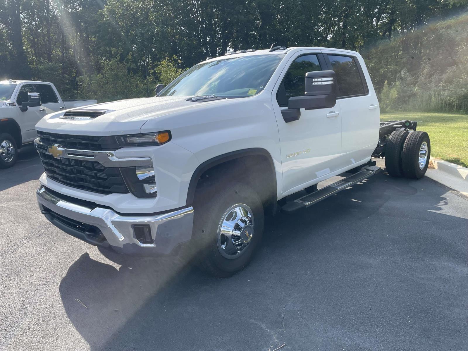 2026 Chevrolet Silverado 3500 HD LT - Photo 10
