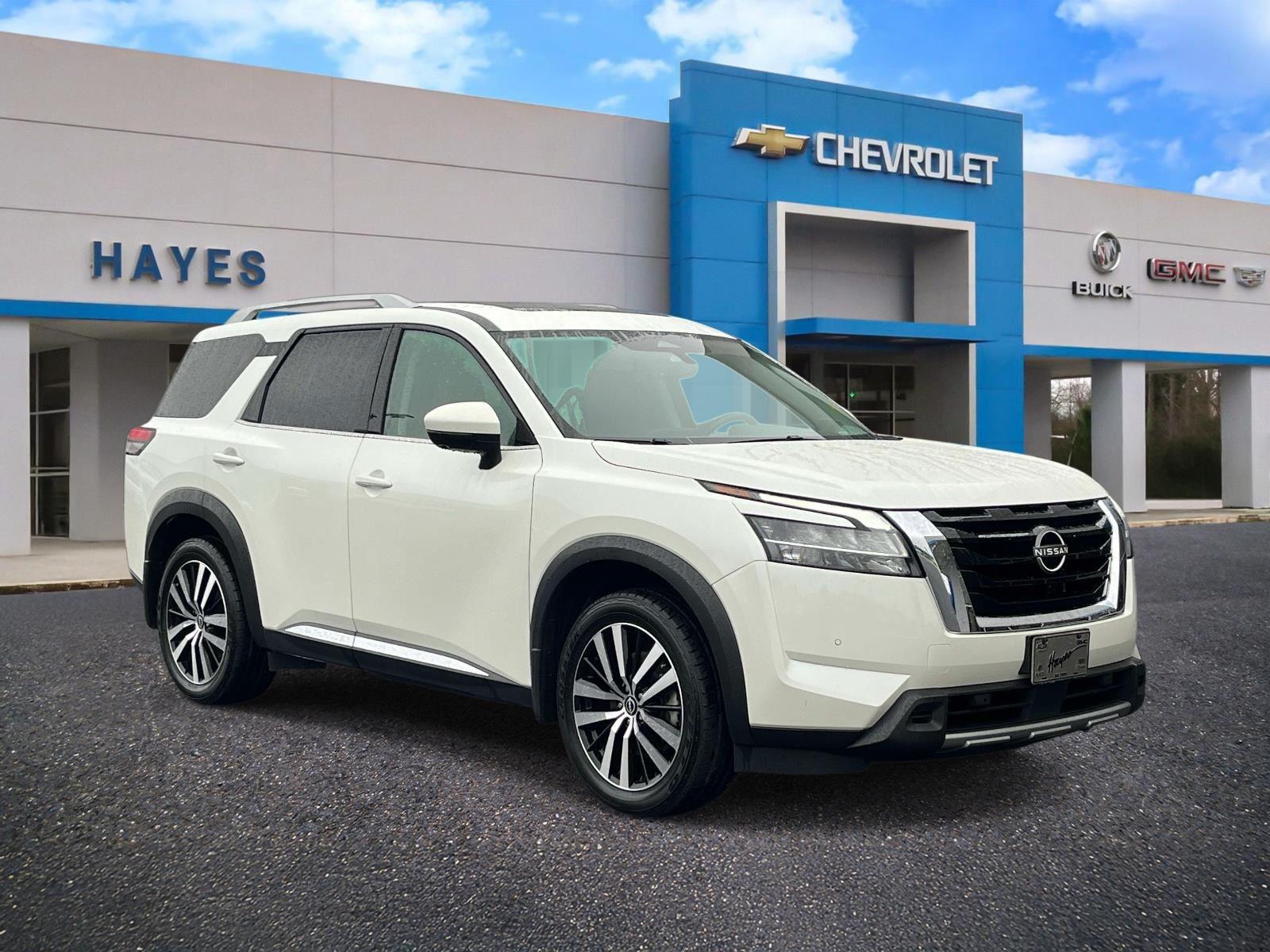 2024 Nissan Pathfinder Platinum 2WD's photo