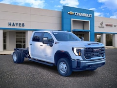 2026 GMC Sierra 3500 HD Chassis Cab Pro Truck