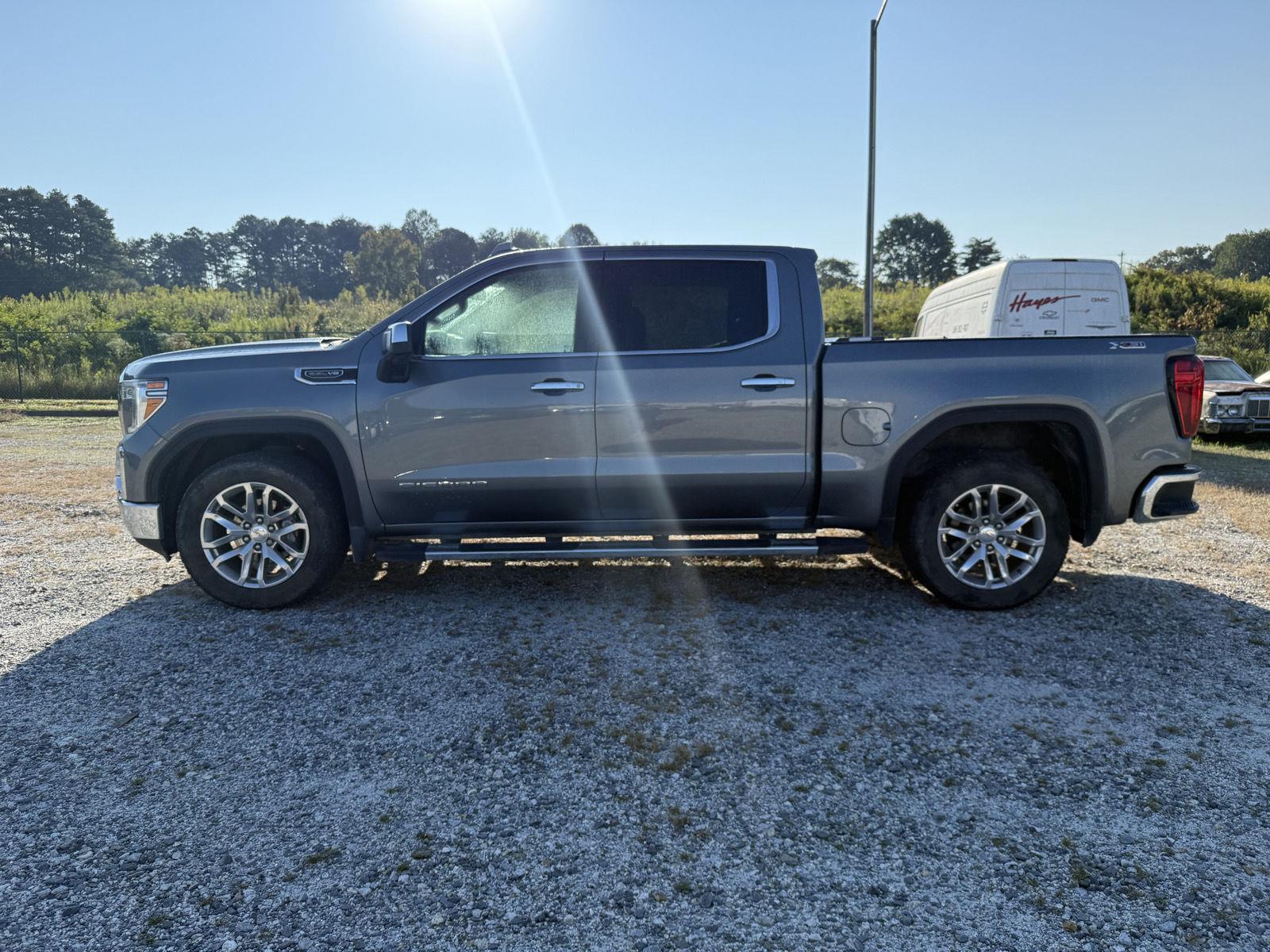2021 Gmc Sierra 1500 SLT photo 2
