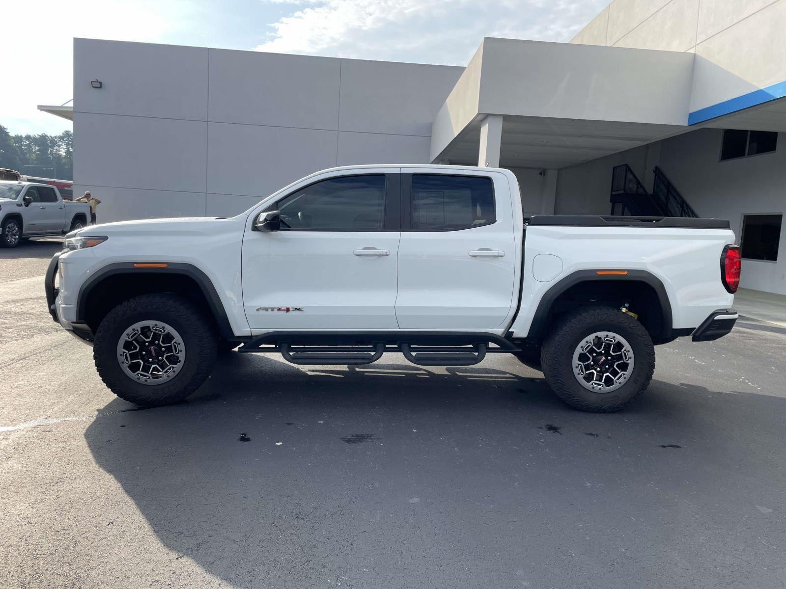 2023 GMC Canyon AT4X - Photo 6