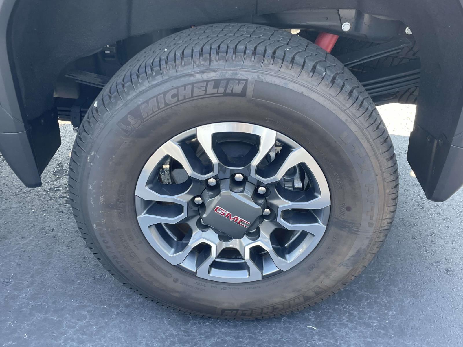 2025 GMC Sierra 2500HD SLE - Photo 13