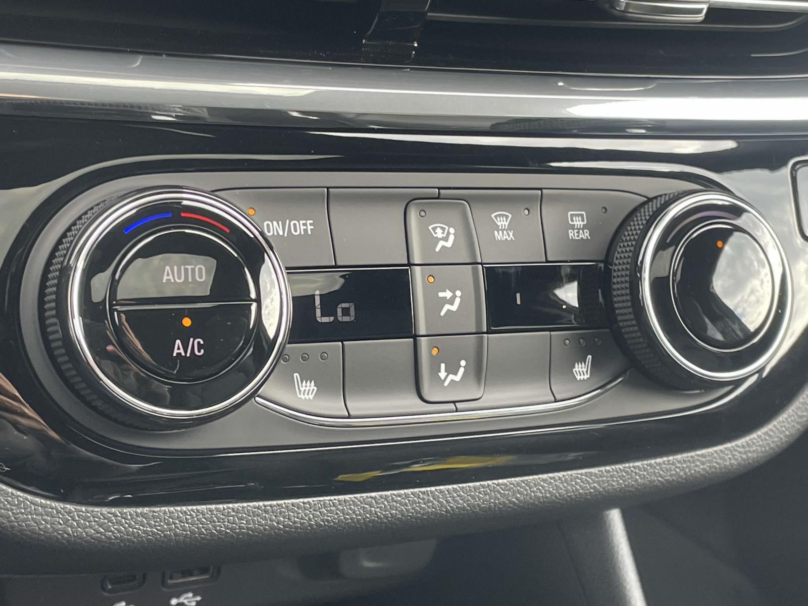 2025 Buick Envista ST photo 3