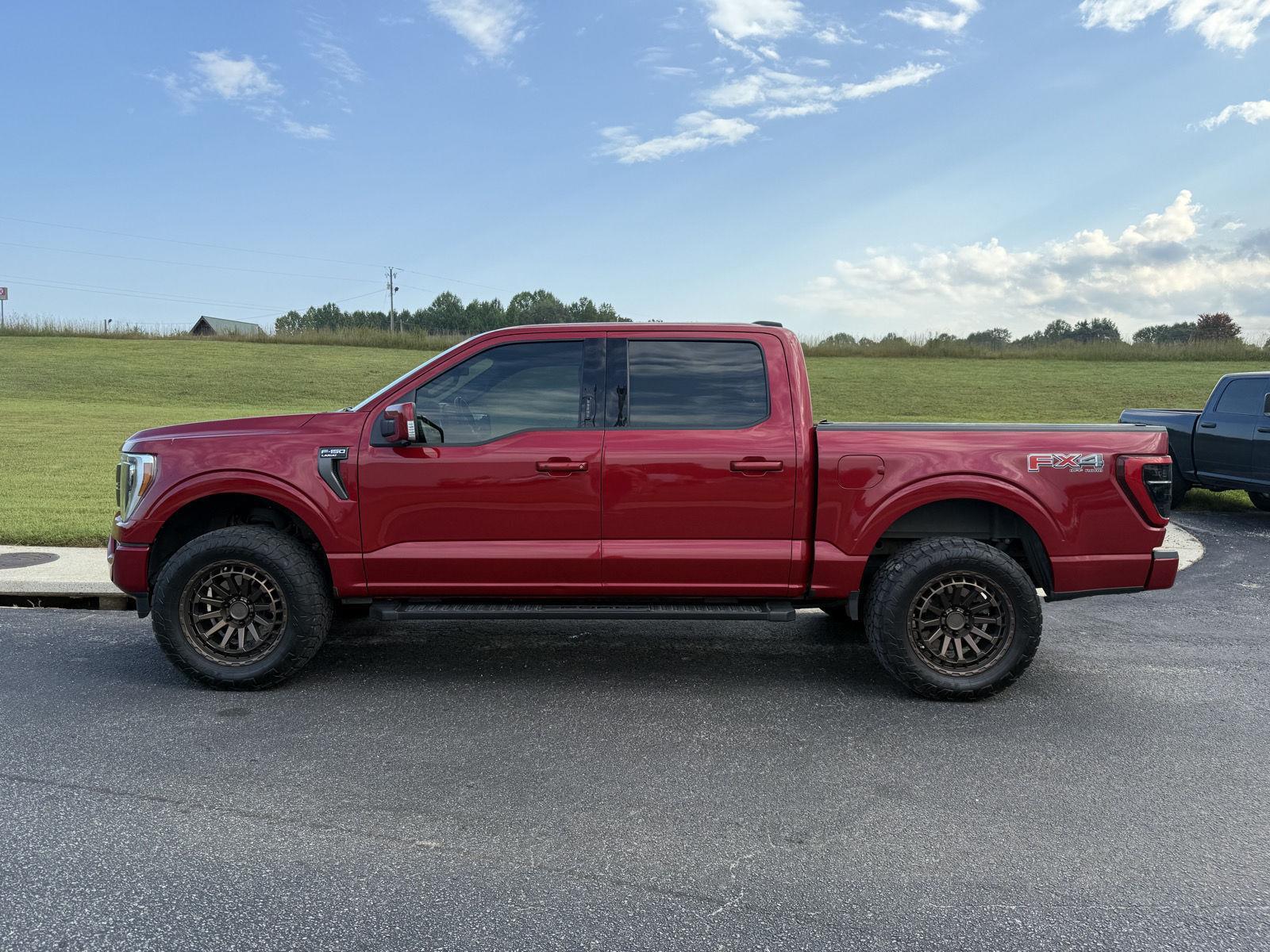 2021 Ford F-150 Lariat photo 2