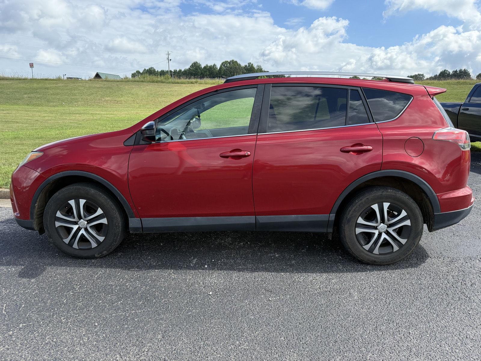 Used 2017 Toyota RAV4 LE with VIN 2T3BFREV9HW551518 for sale in Alto, GA