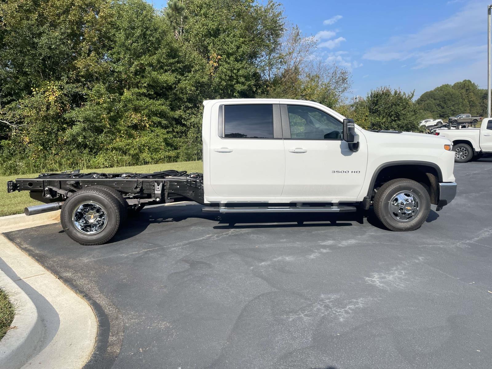 2026 Chevrolet Silverado 3500 HD LT - Photo 11