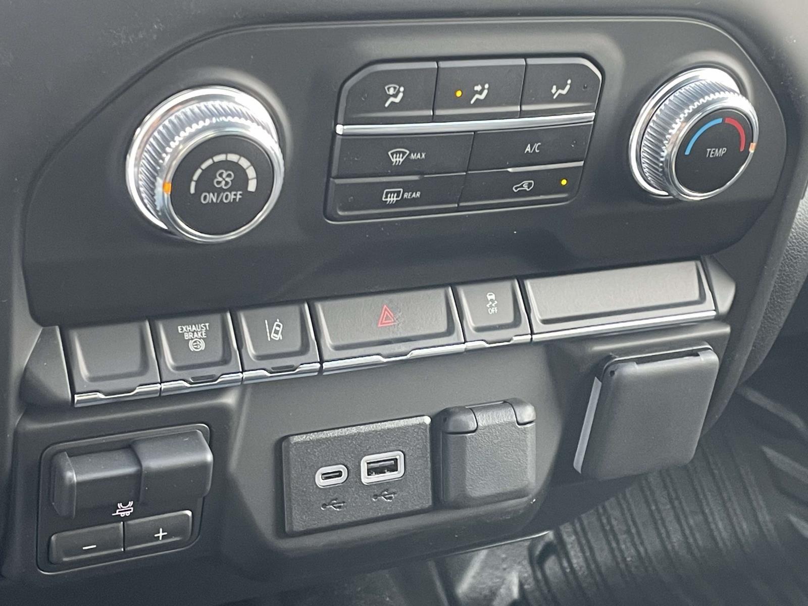 2026 Gmc Sierra 3500 HD Pro photo 3