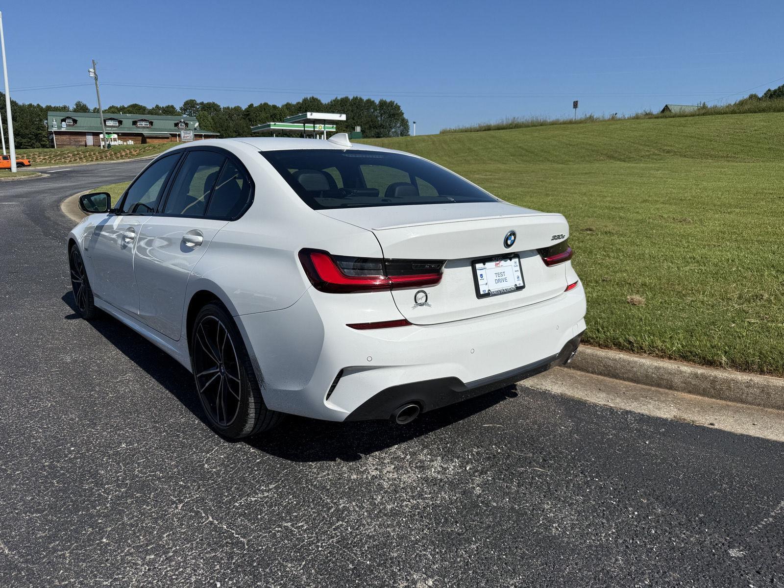 2022 Bmw 330e 3-Series photo 3