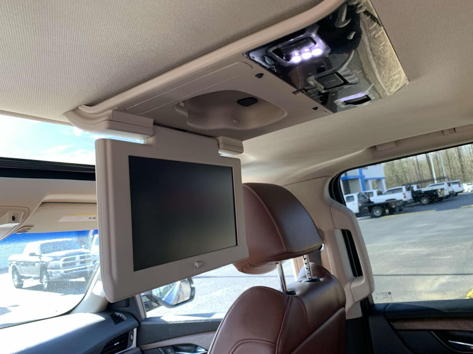 Used 2019 Cadillac Escalade ESV Luxury with VIN 1GYS3HKJ3KR327084 for sale in Alto, GA