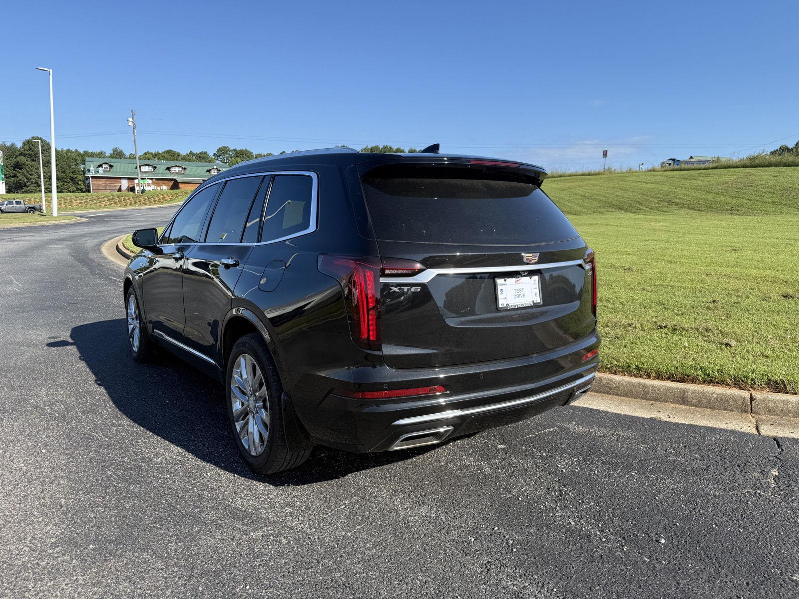 2023 Cadillac XT6 Premium Luxury photo 3