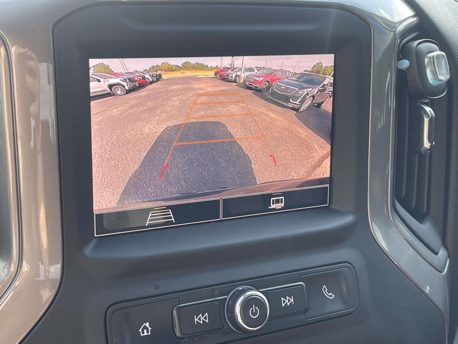 2023 Chevrolet Silverado 1500 Custom photo 3
