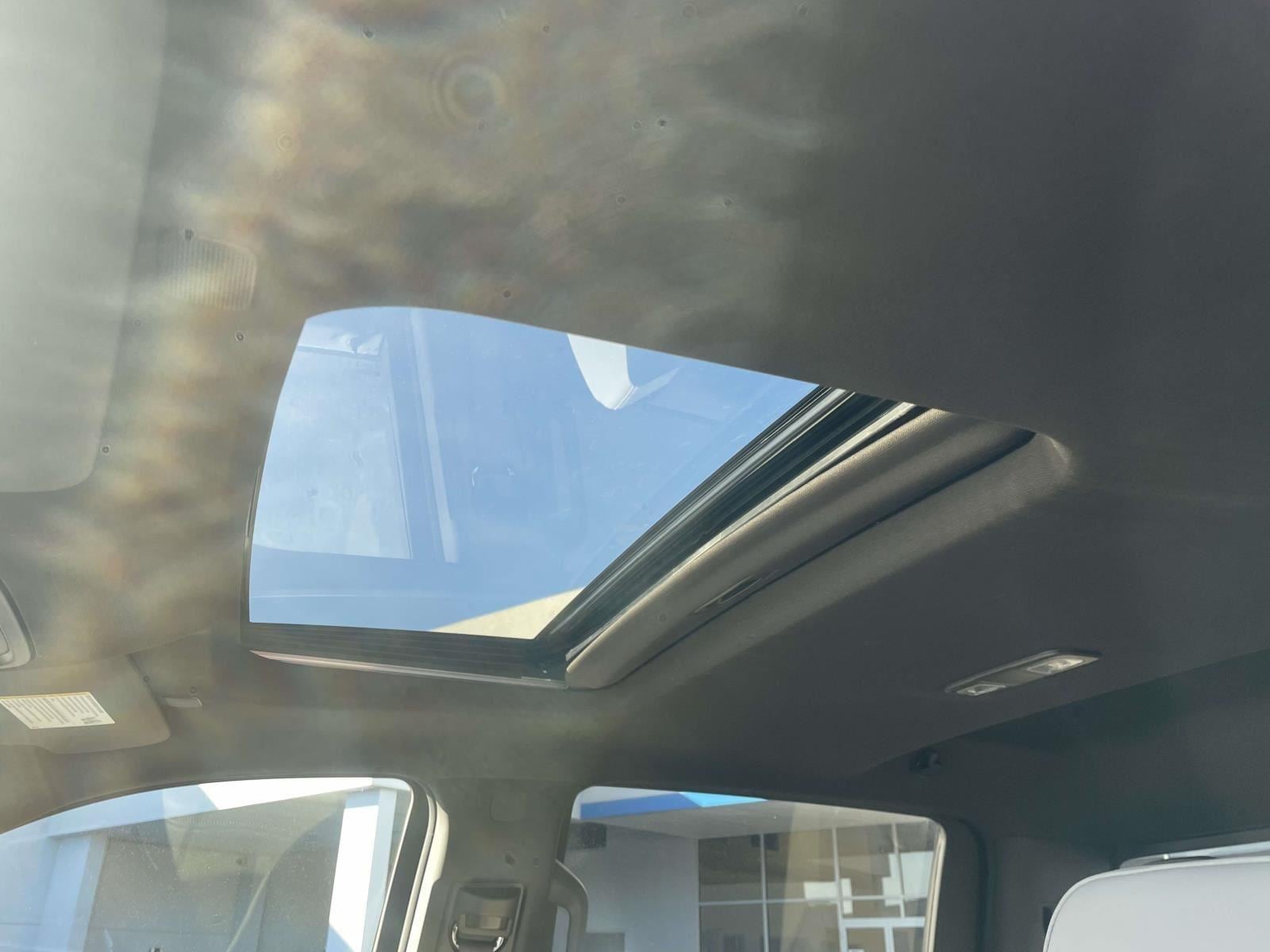 2024 GMC Sierra 1500 SLT - Photo 8