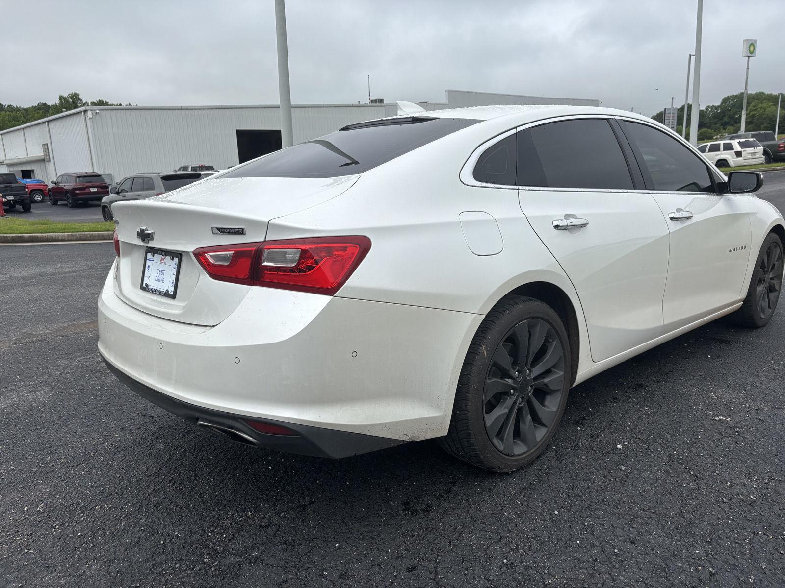2018 Chevrolet Malibu Premier photo 4