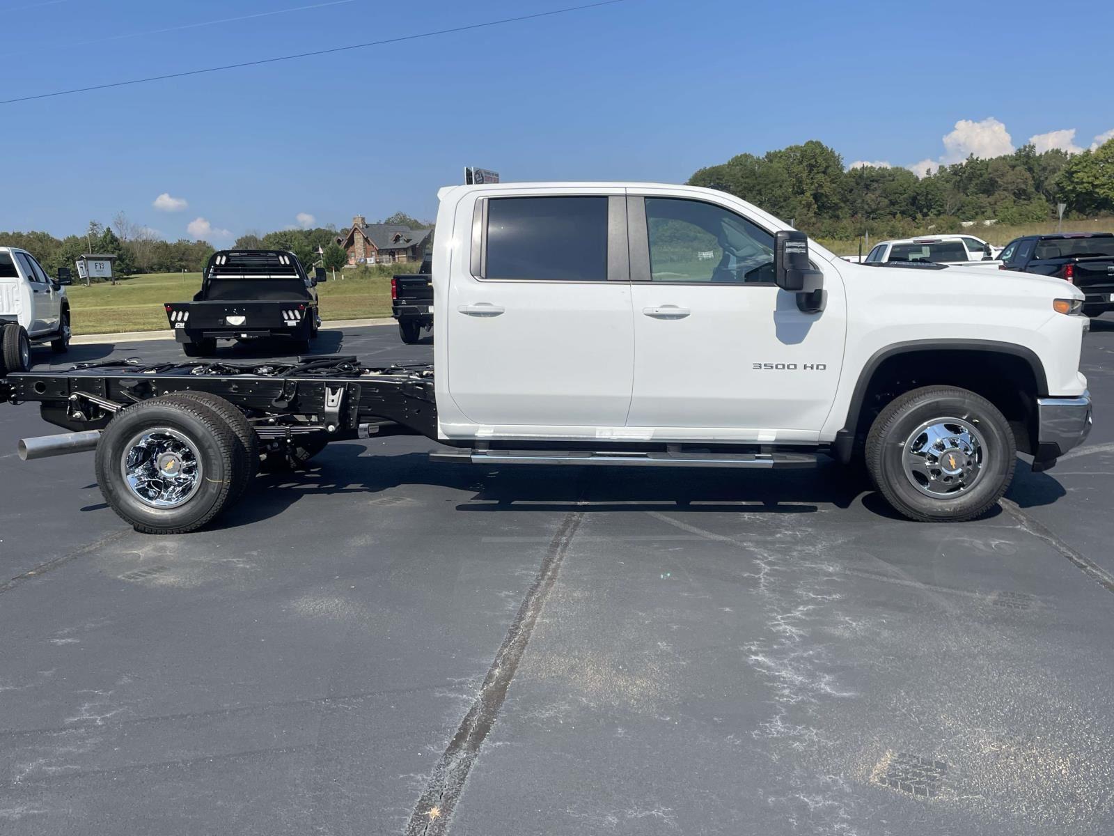 2026 Chevrolet Silverado 3500 HD LT - Photo 11