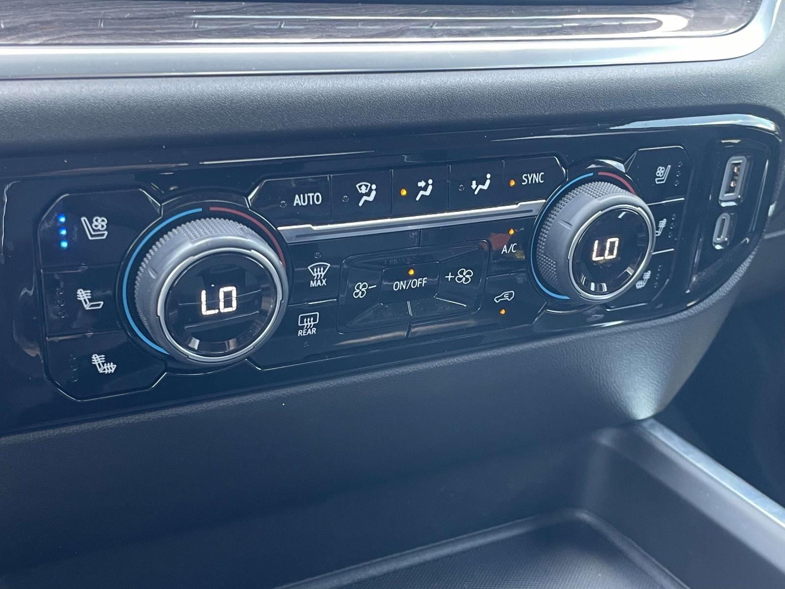 2025 Chevrolet Silverado 2500HD LTZ - Photo 21
