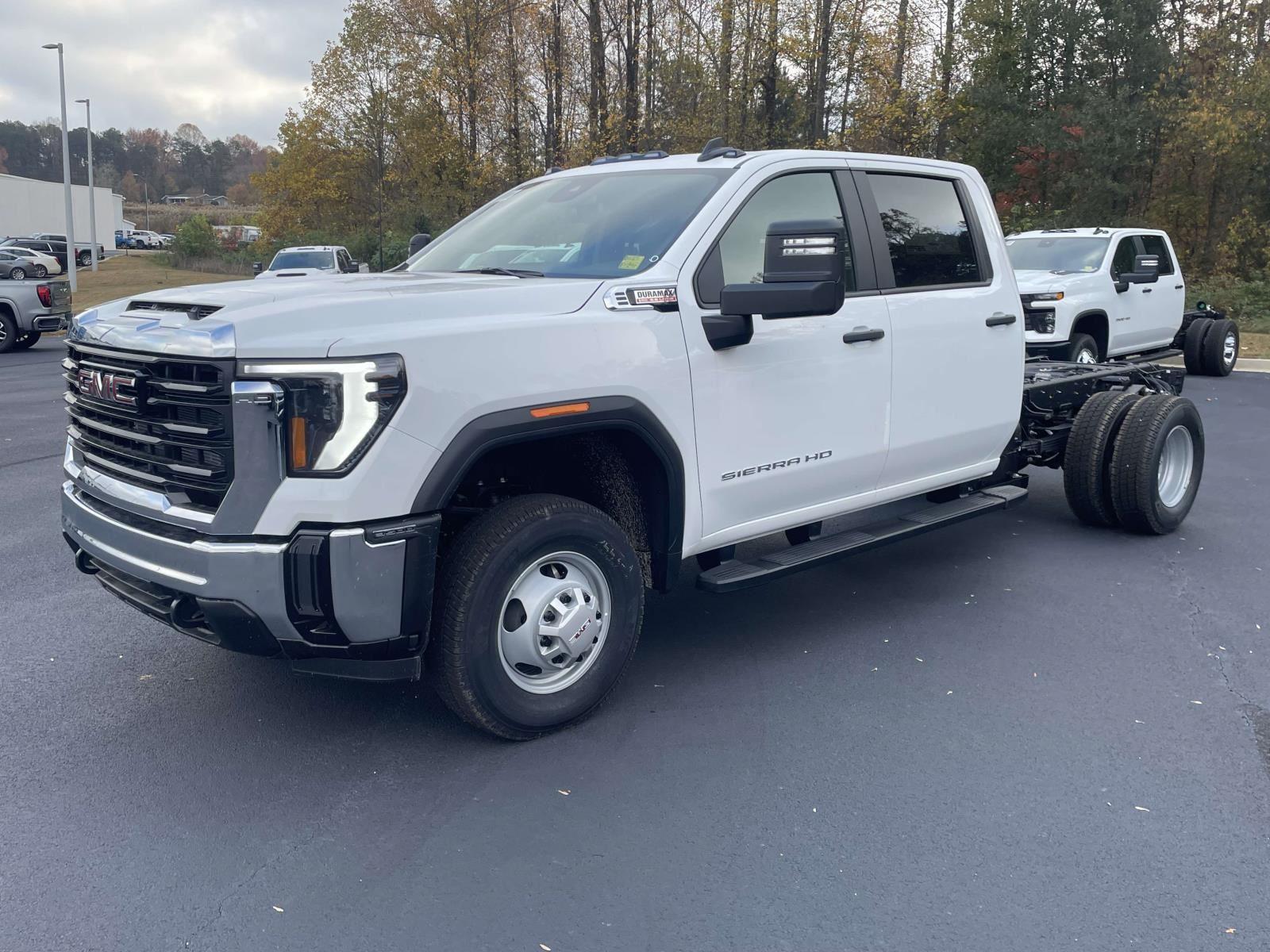 2026 Gmc Sierra 3500 HD Pro photo 3