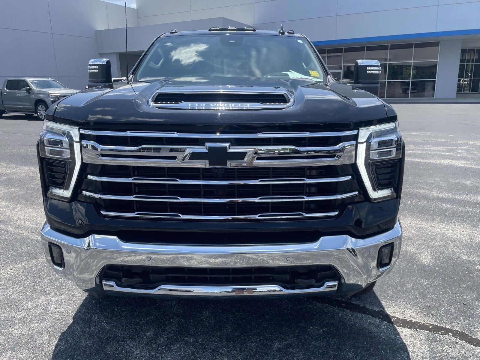 2025 Chevrolet Silverado 2500HD LTZ - Photo 10