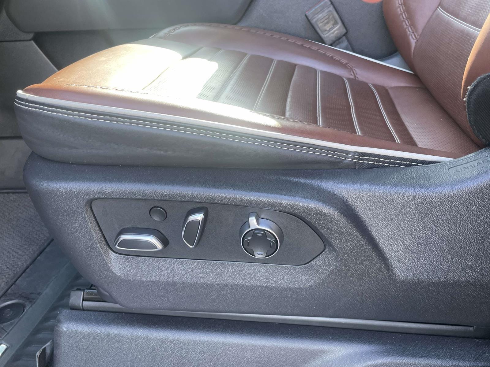 2025 GMC Sierra 2500HD Denali Ultimate - Photo 15
