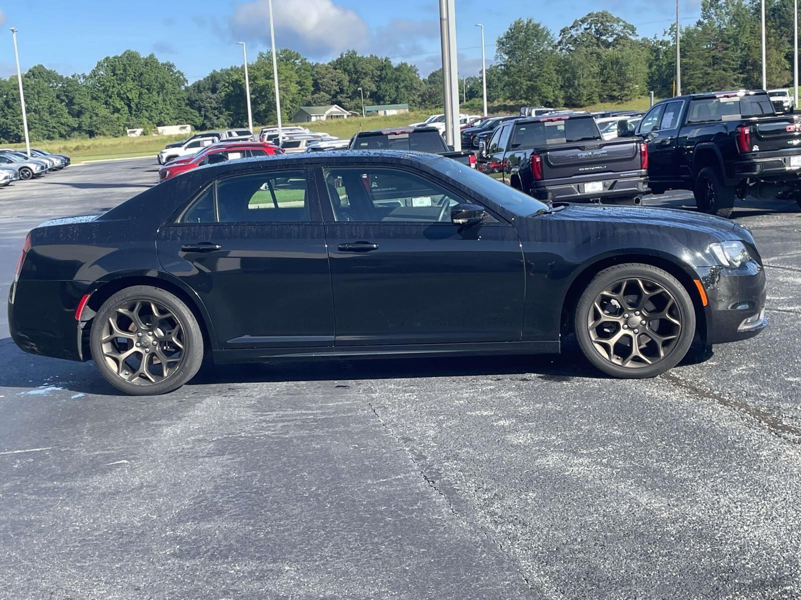 Used 2019 Chrysler 300 S with VIN 2C3CCABG2KH508302 for sale in Alto, GA