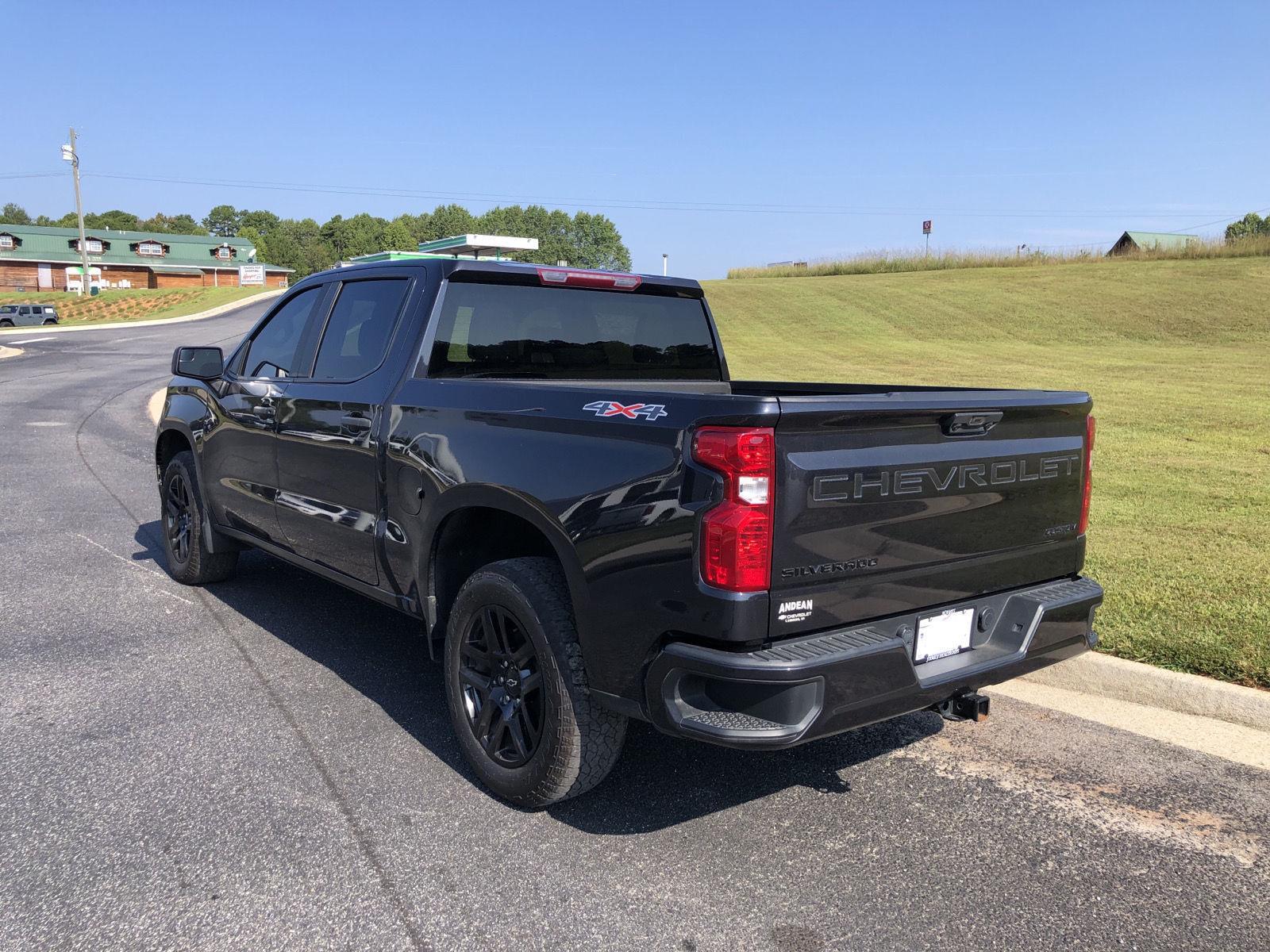 2023 Chevrolet Silverado 1500 Custom photo 2