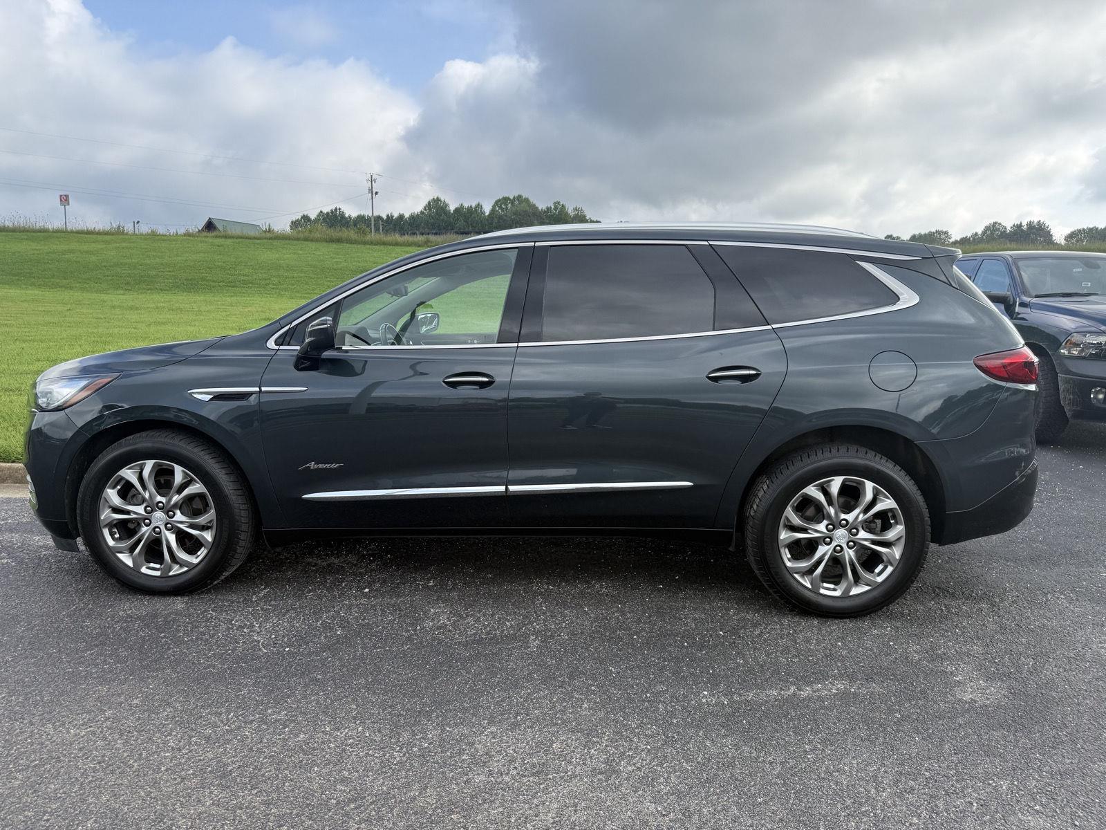 2018 Buick Enclave Avenir photo 2