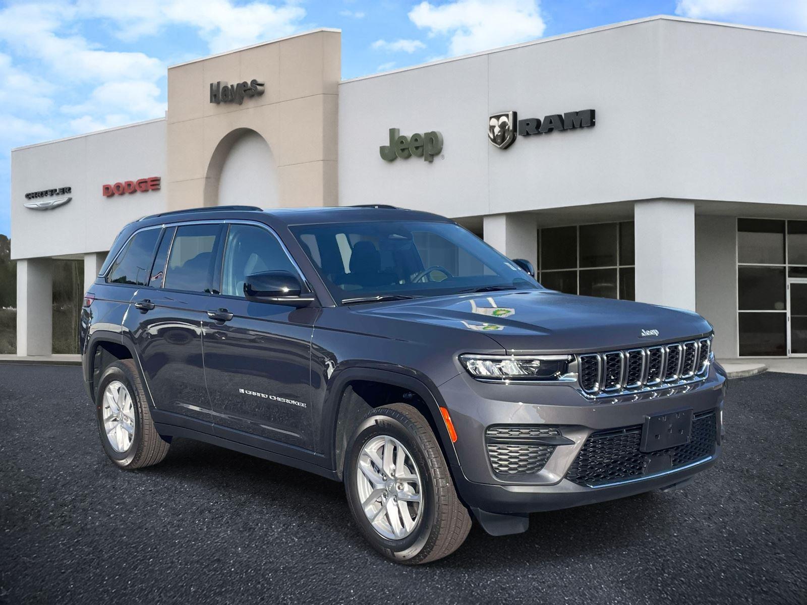 2026 Jeep Grand Cherokee Laredo X's photo
