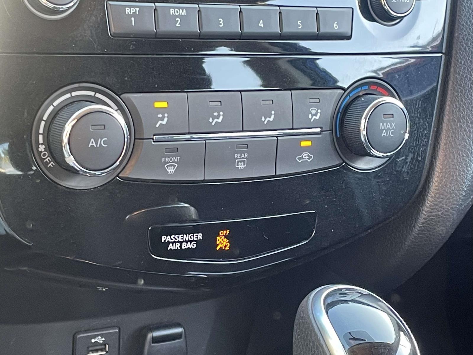 2018 Nissan Rogue Sport S photo 3