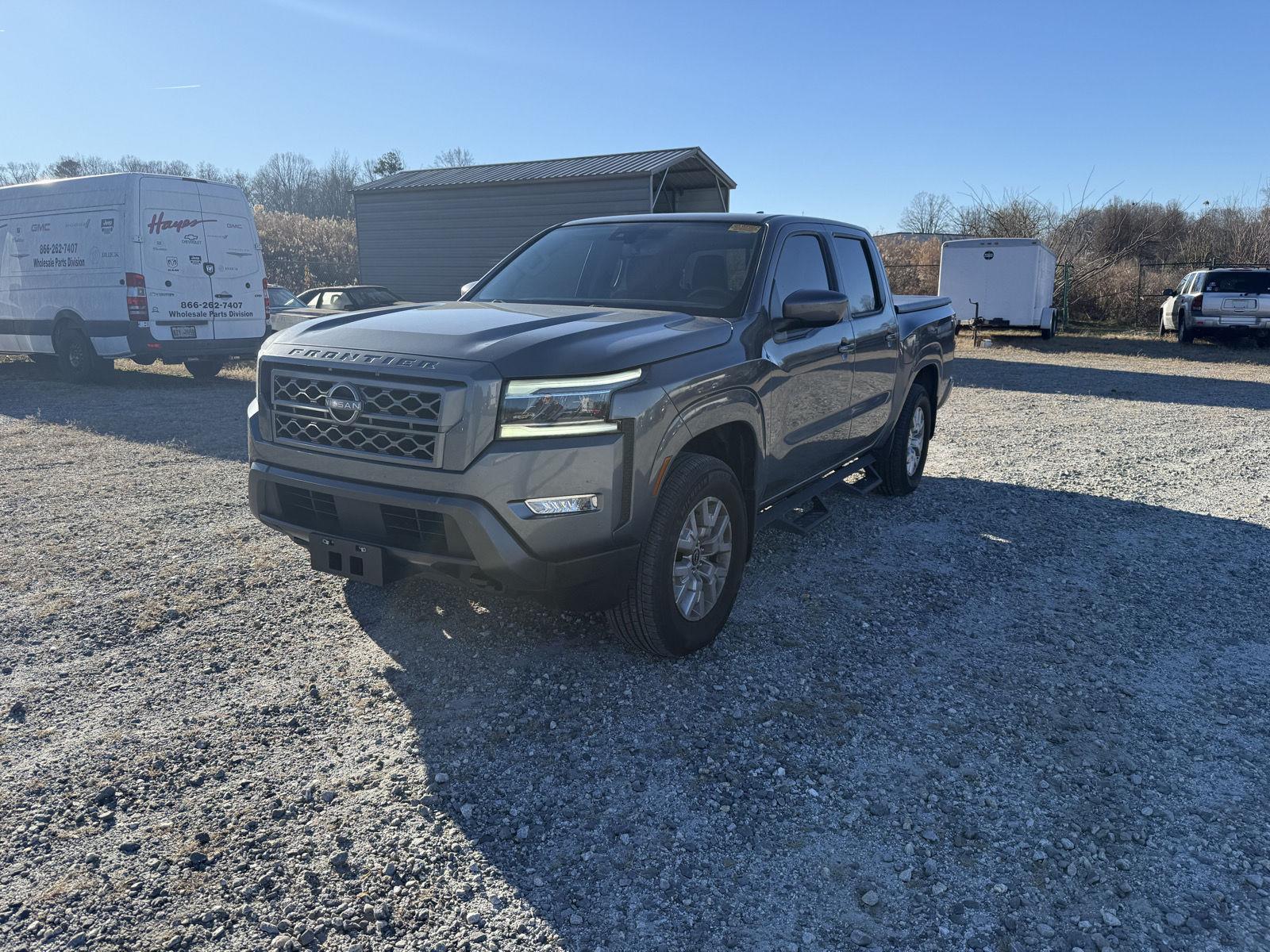 2022 Nissan Frontier SV's photo