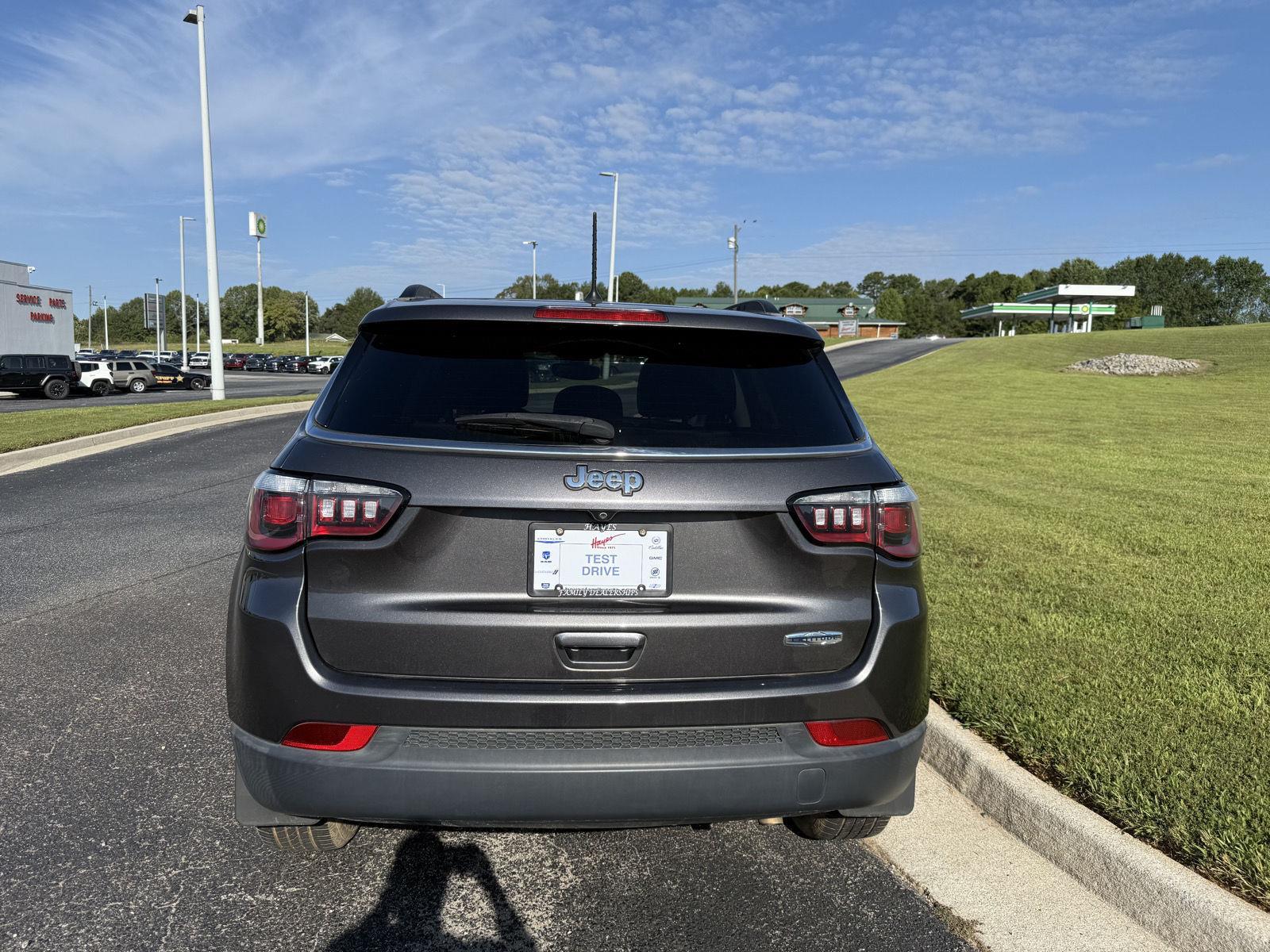 2018 Jeep Compass Latitude photo 3