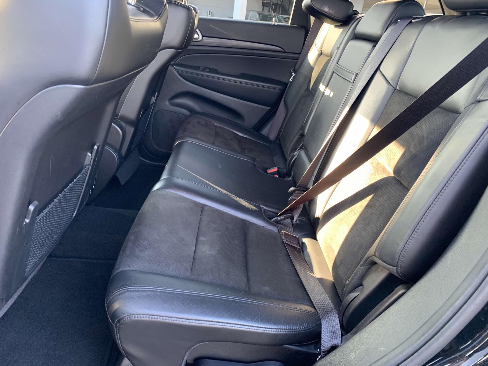 2021 Jeep Grand Cherokee Laredo X photo 4