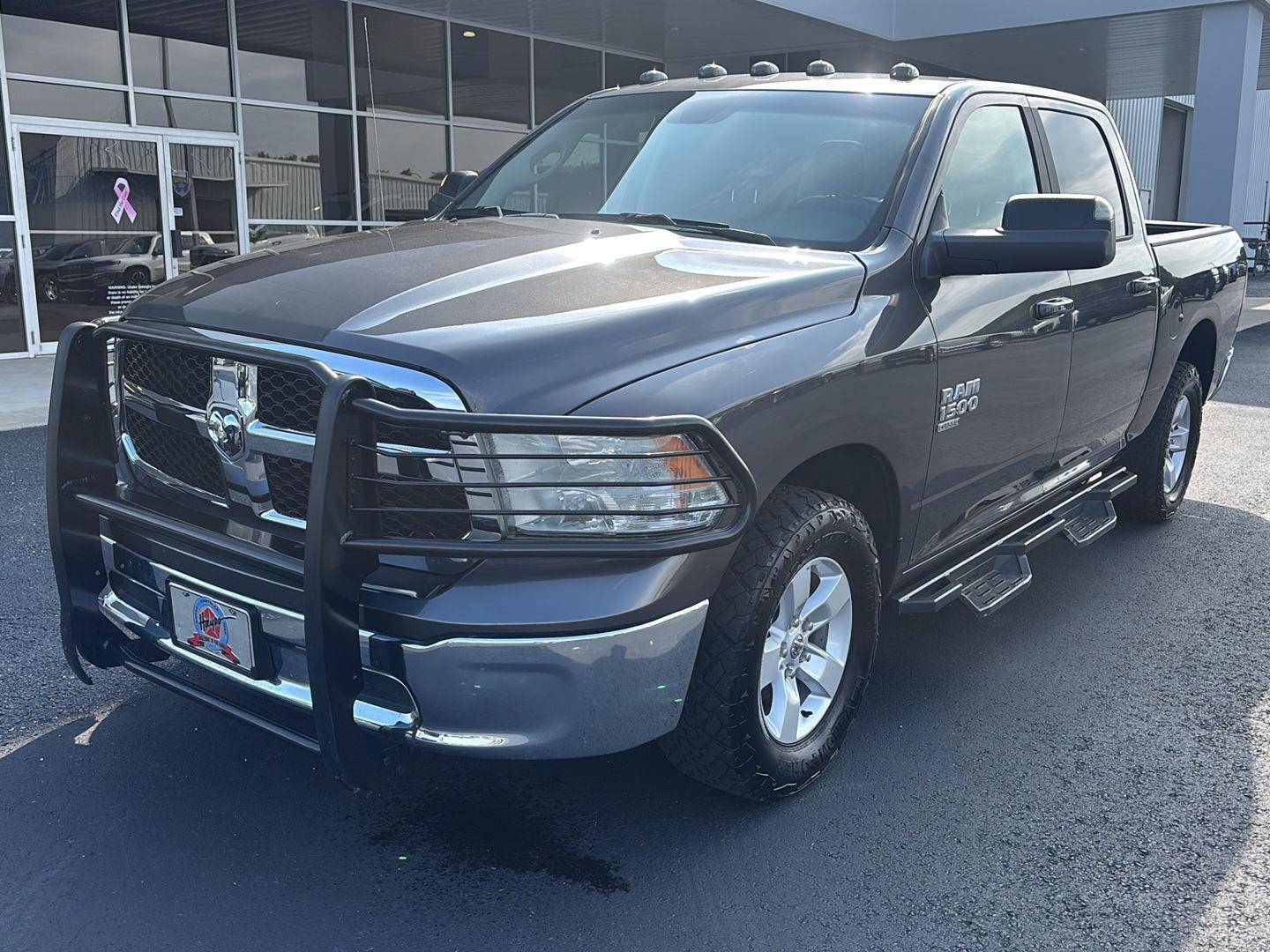 2021 RAM 1500 Classic SLT 4x4 Crew Cab 5'7's photo