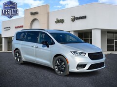 2026 Chrysler Pacifica Select Passenger Van