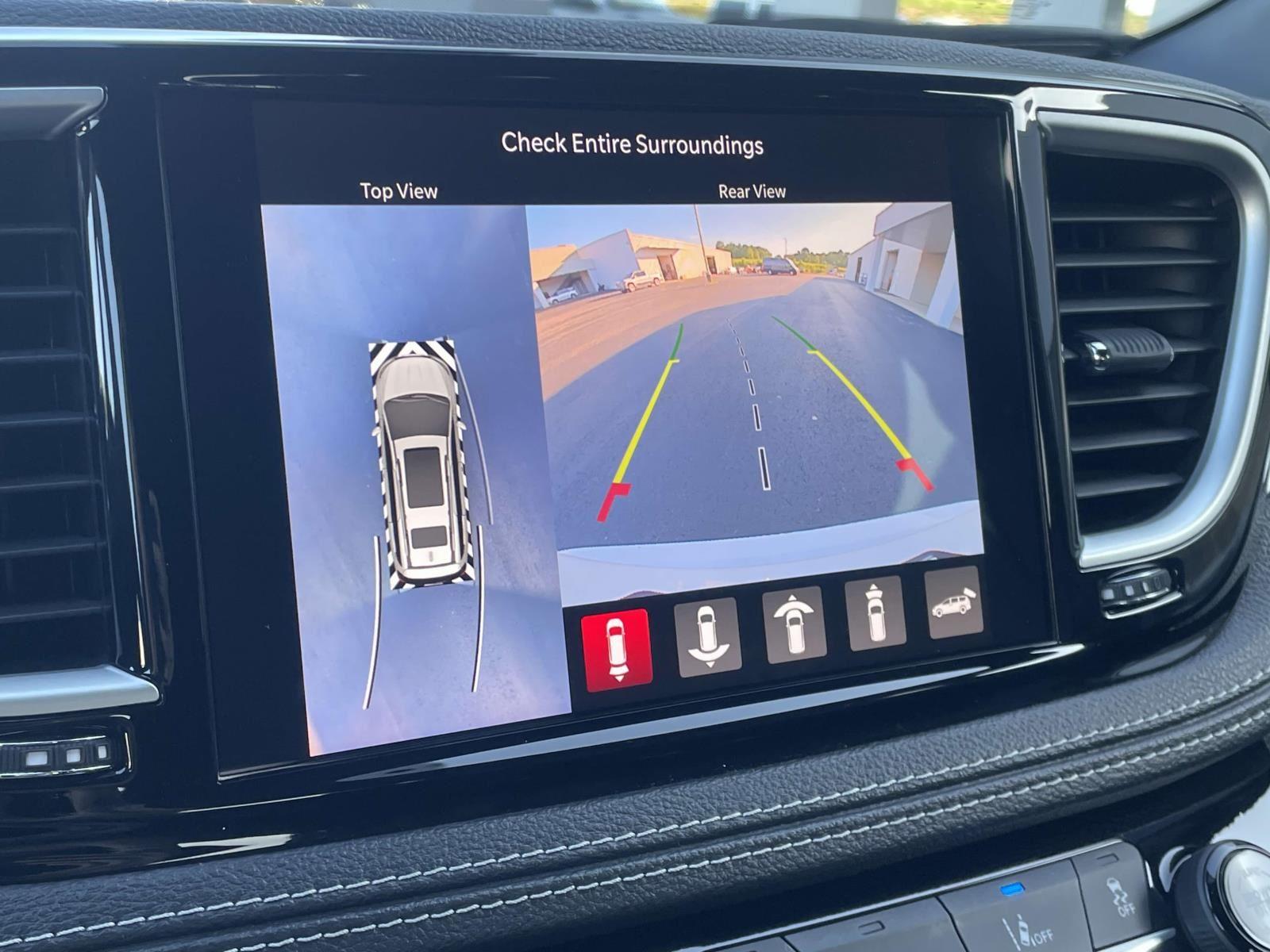 2024 Chrysler Pacifica Hybrid S Appearance photo 4