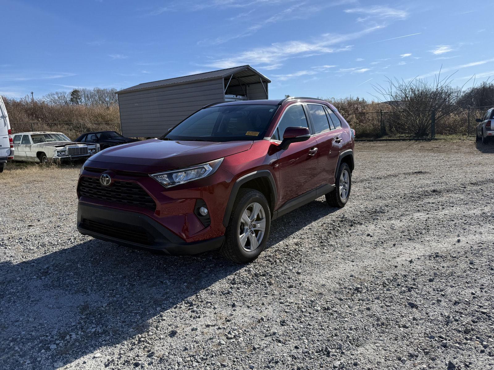 2020 Toyota RAV4 XLE's photo