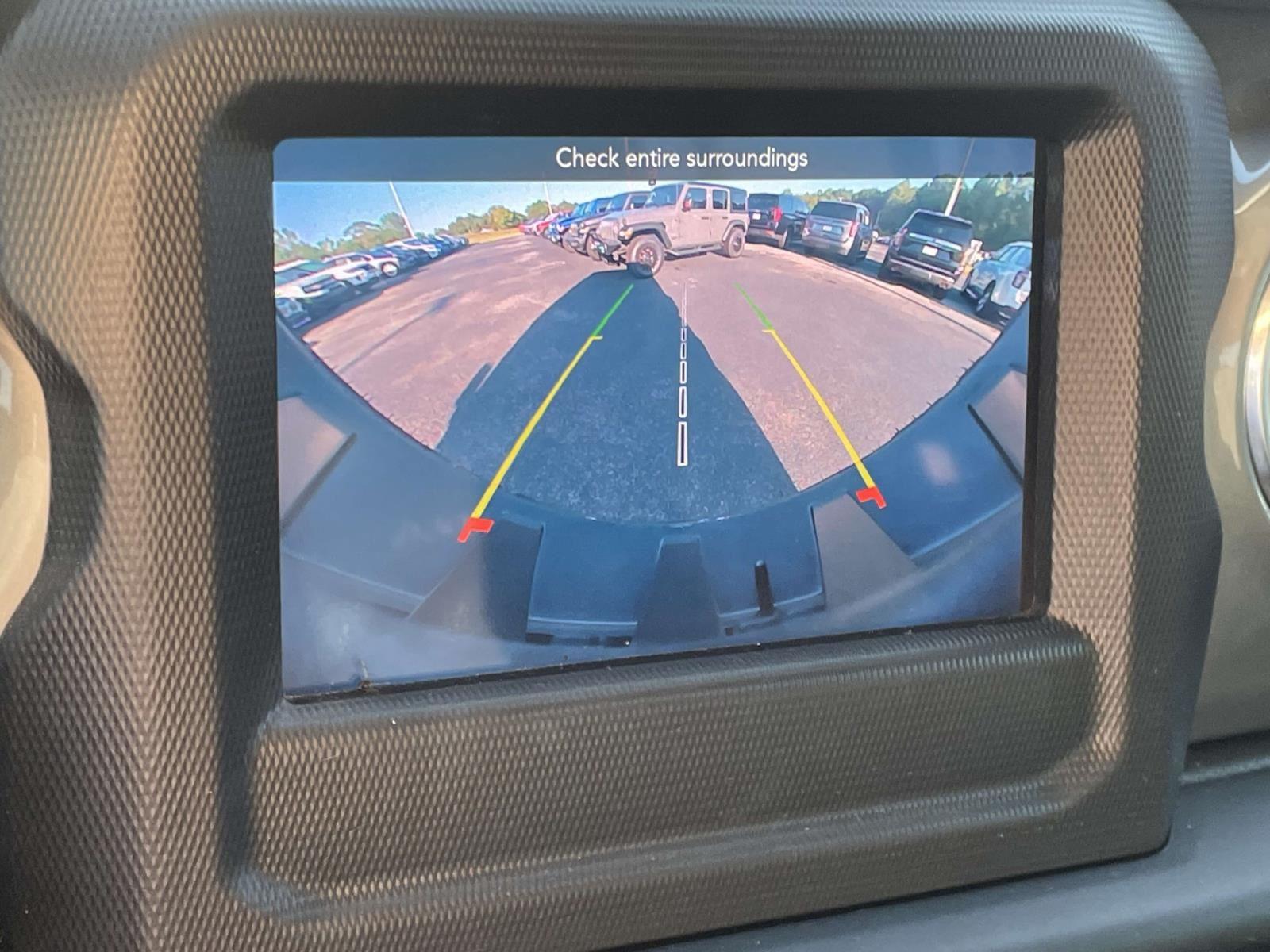 2021 Jeep Wrangler Unlimited Sahara photo 3